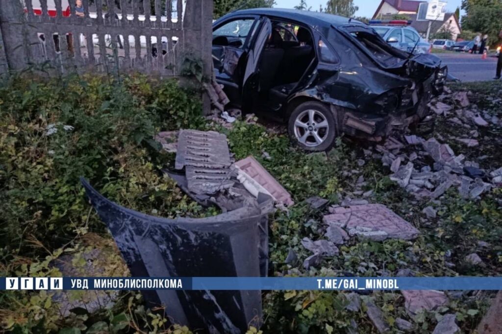 В Несвиже молодой водитель не справился с управлением и попал в реанимацию
