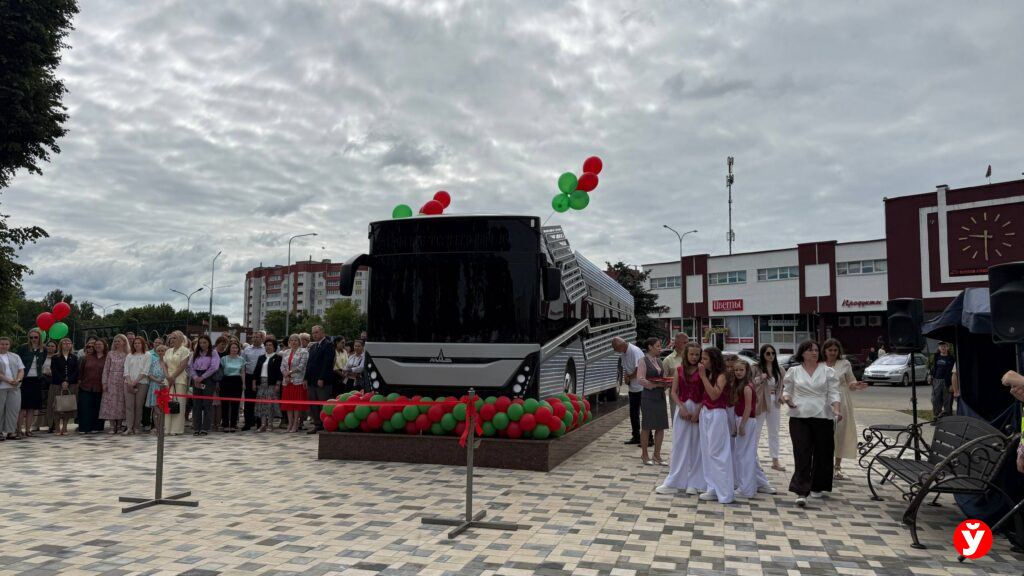 Необычный электробус «МАЗ 303» появился в Жодино