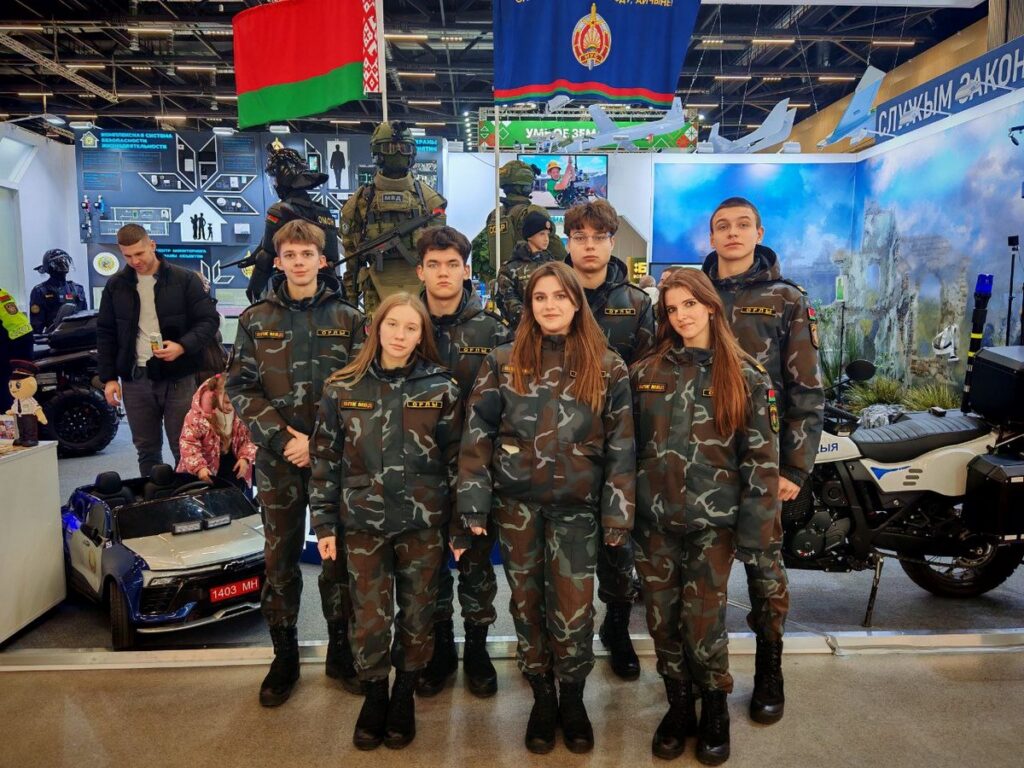 школьники