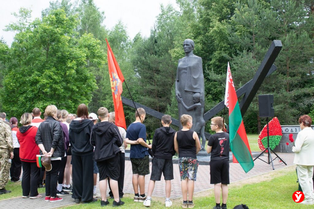 До освобождения оставалось две недели: в Логойском районе почтили память жителей Дальвы