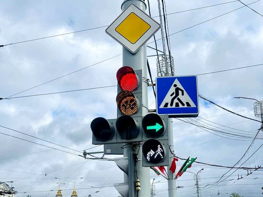 На светофорах в Витебске зацвели васильки 
