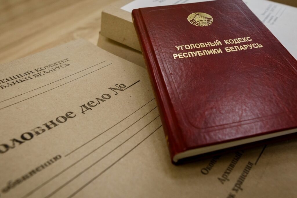Готовили убийства 42 человек: двое белорусов получили более 20 лет тюрьмы