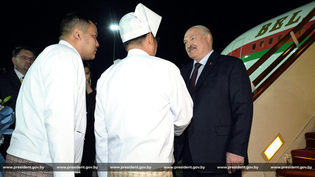 Лукашенко направился с рабочим визитом в Мьянму