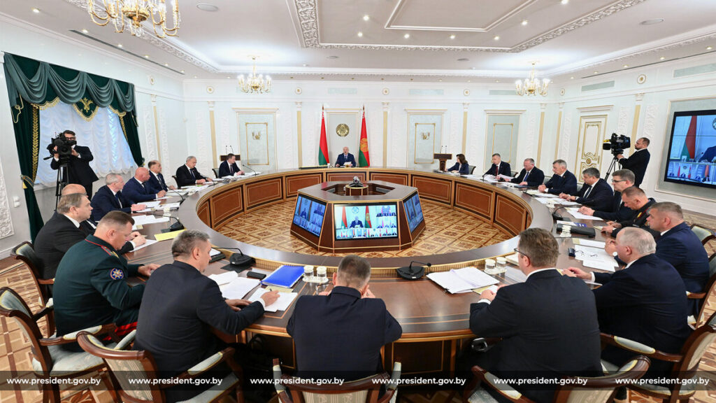 Лукашенко жёстко раскритиковал отдельных правоохранителей