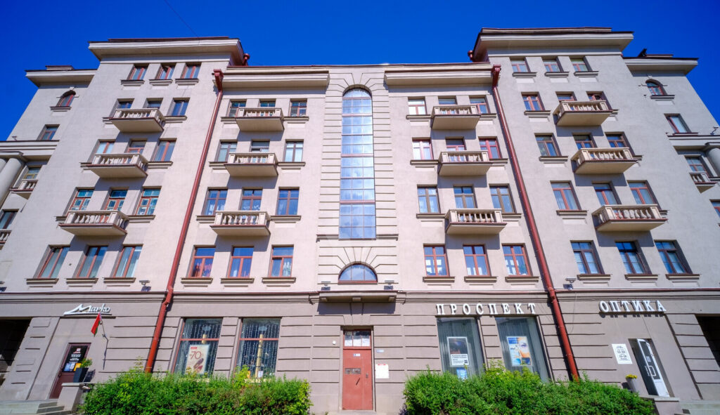 В Минске продается шикарная евротрешка с эстетичным ремонтом 18 века – узнали цену