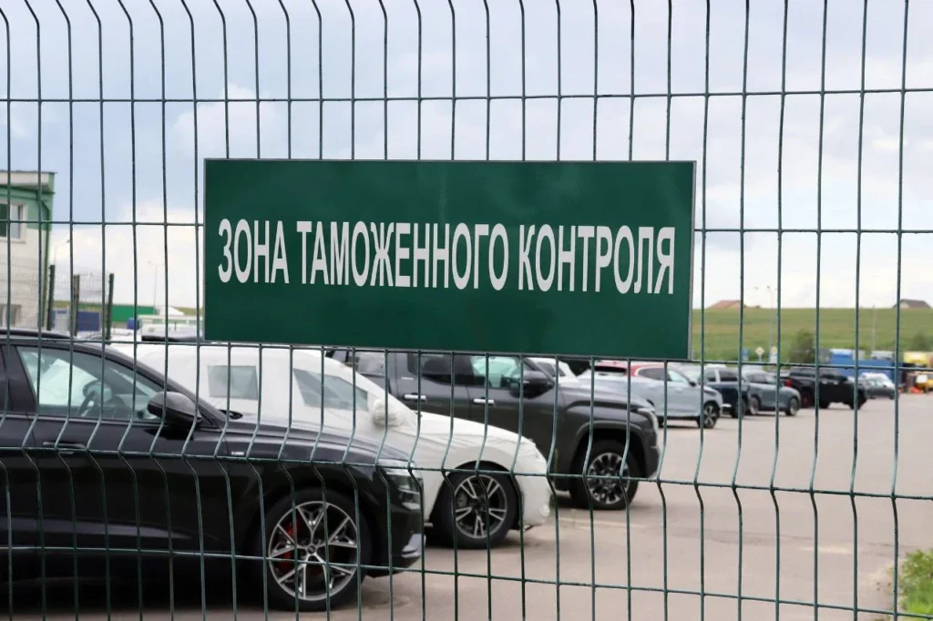 Иностранцам объяснили, как ввезти в Беларусь автомобиль, прицеп и лодку без уплаты пошлин