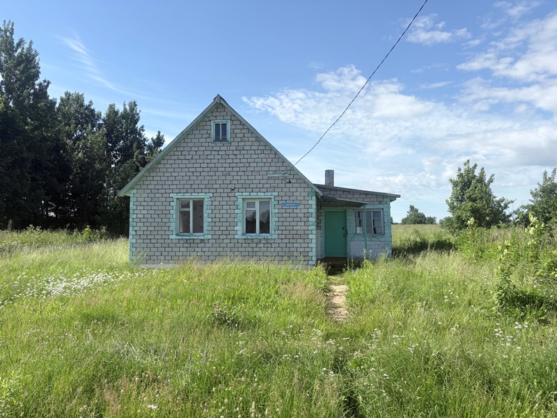 В Червенском районе бывший ФАП продают дешевле многих дач
