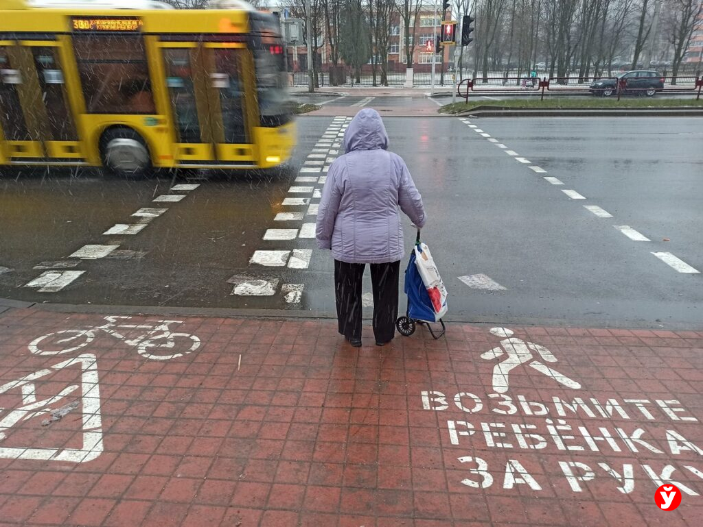 На светофорах Беларуси начали отключать таймеры: что изменится для водителей и пешеходов