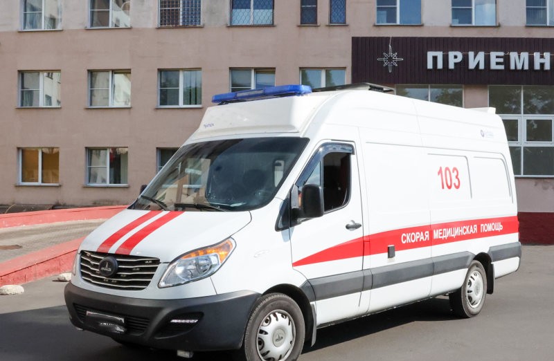 Пассажирам автобуса, попавшего под удар дрона ВСУ, в Гомеле оказали медпомощь и отпустили домой