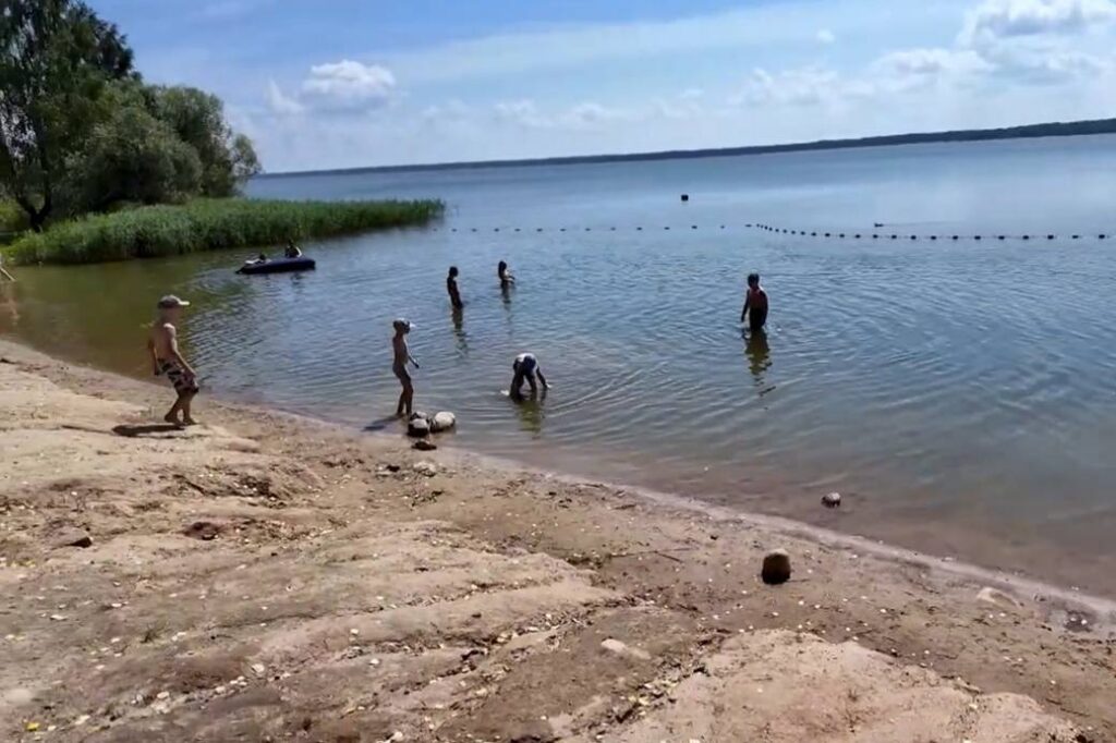Можно ли без оплаты за кемпинг отдохнуть у воды в Вилейке – журналистское расследование