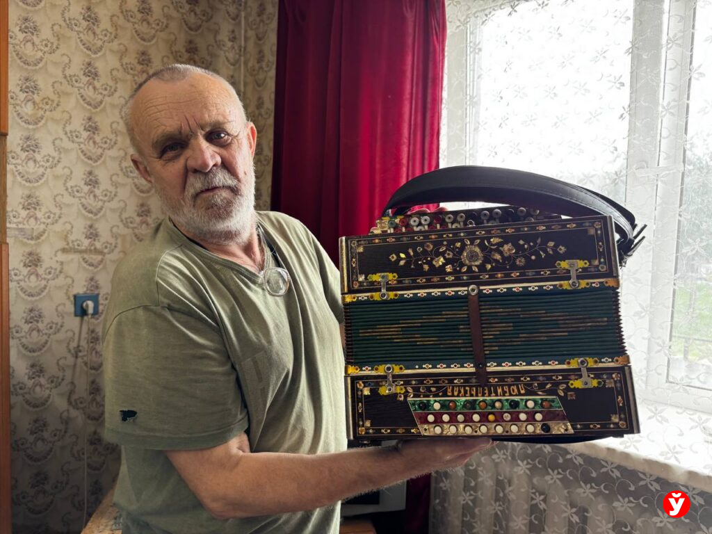 Как бывший сотрудник ГАИ из Березино воскрешает баяны и спасает себя от одиночества