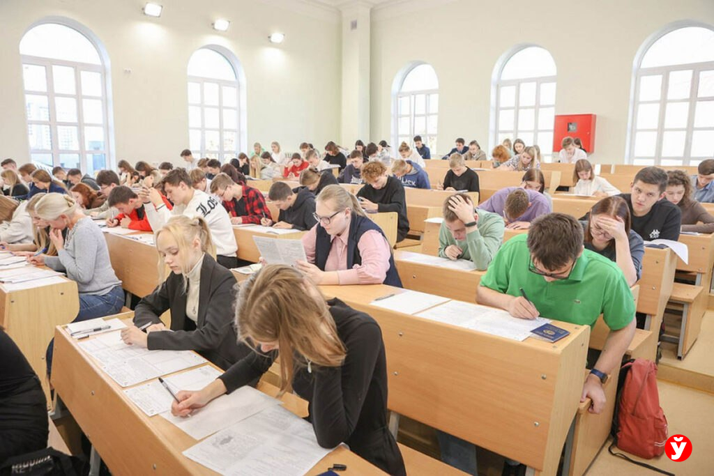 Как поступить в 10-й класс не по месту жительства и с низкими баллами