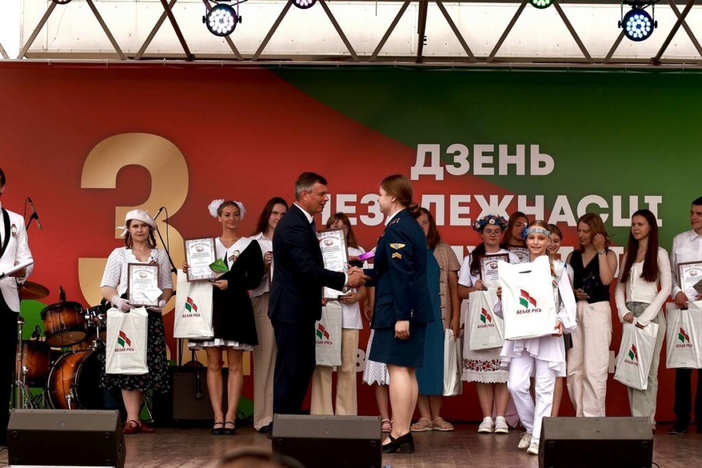 Белоруска впечатлила всех историей военного медика-хирурга и победила в проекте
