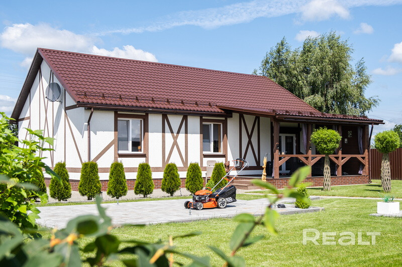 Под Дзержинском продается дом с баней за 350 тысяч рублей – готовность «заезжай и живи»