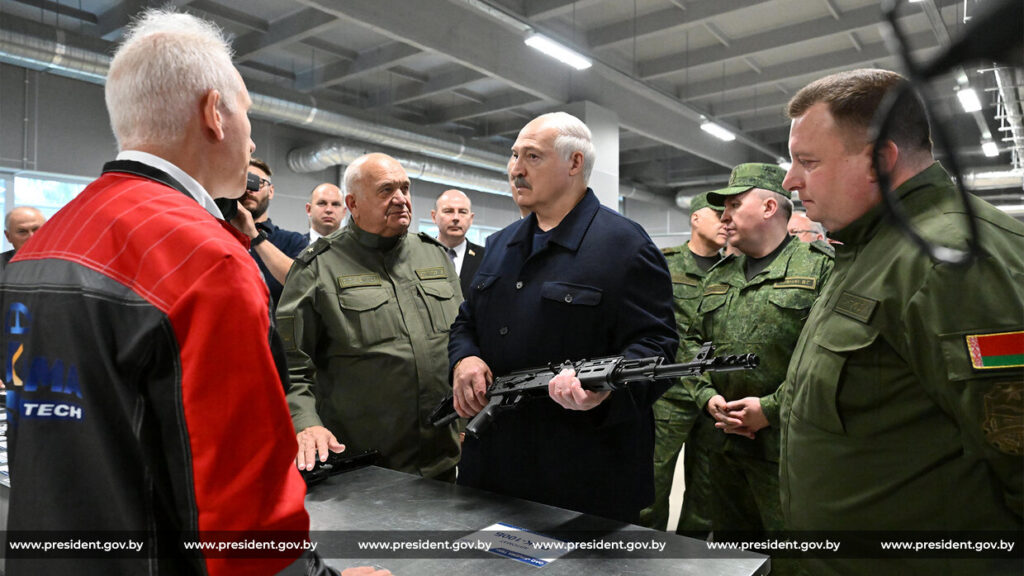 Азарёнок объяснил, зачем Беларуси возвращать оборонное сознание