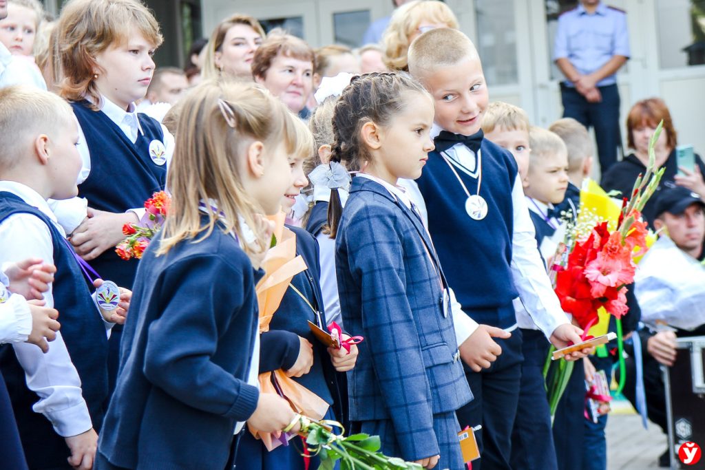 Эксперты рассказали, когда ребенку лучше идти в первый класс