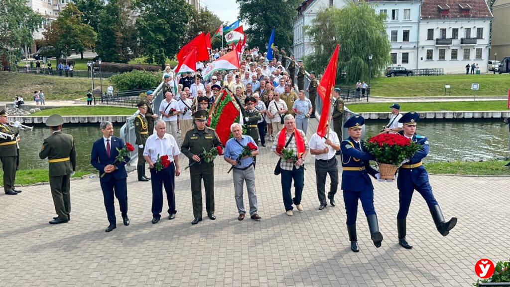 30-летие со дня открытия мемориального комплекса
