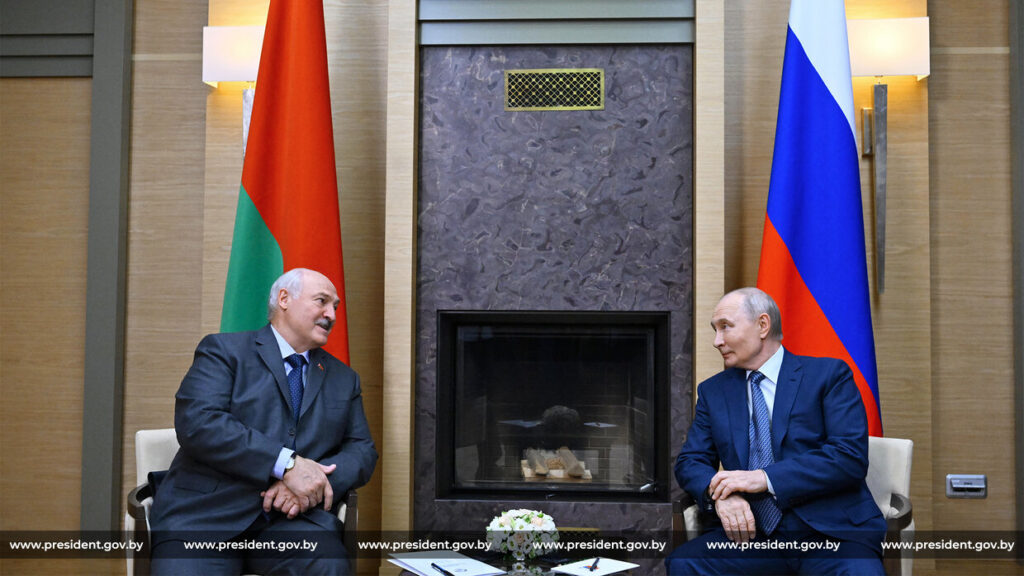 Азарёнок ответил на слухи вокруг визита Лукашенко в Москву