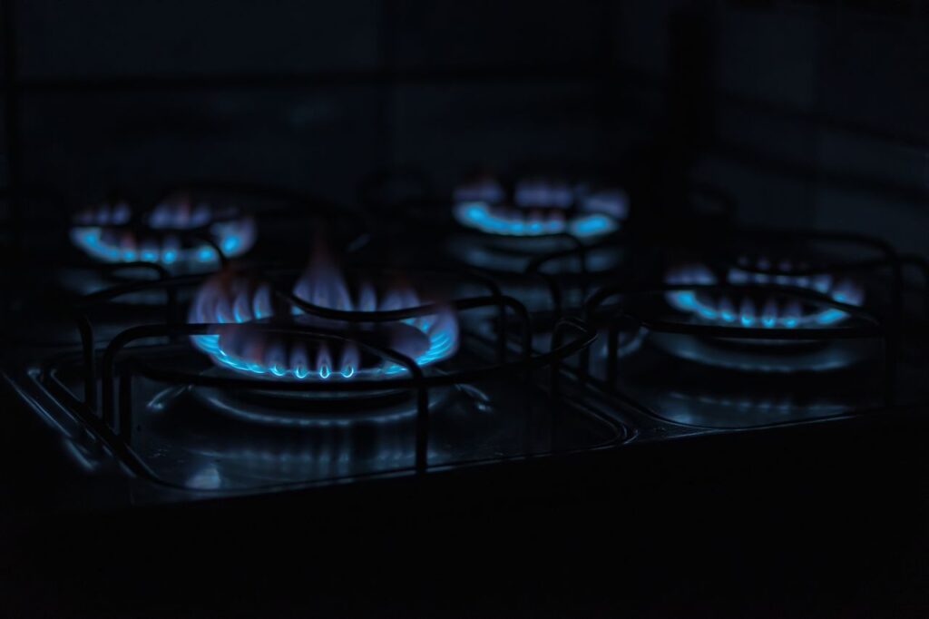 В Молодечно спасли женщину из квартиры после сообщения о запахе газа