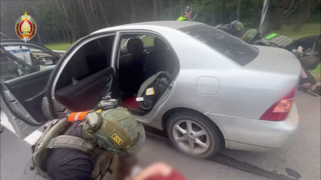Четверо выходцев с Ближнего Востока организовывали нелегальный транзит мигрантов в Беларусь