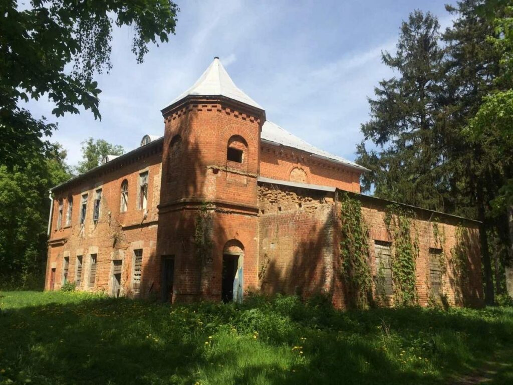 Старинную дворянскую усадьбу в Брестской области снова выставили на торги