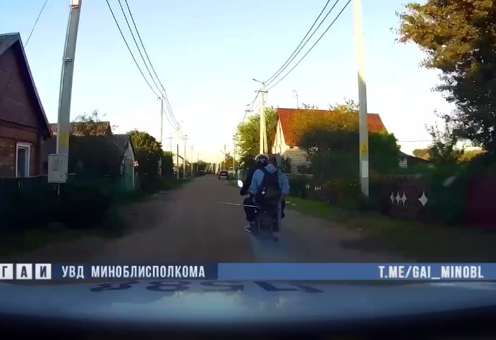 В Столбцовском районе задержали бесправника на мопеде