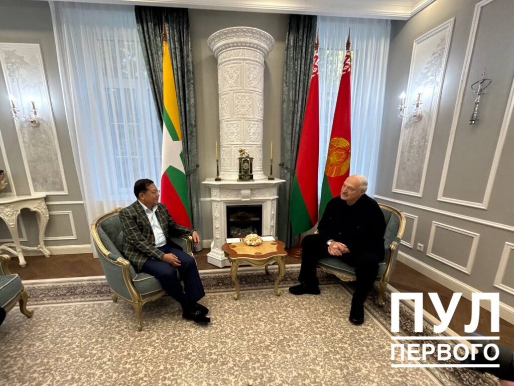 Лукашенко и президент Мьянмы встретились без галстуков накануне важных переговоров