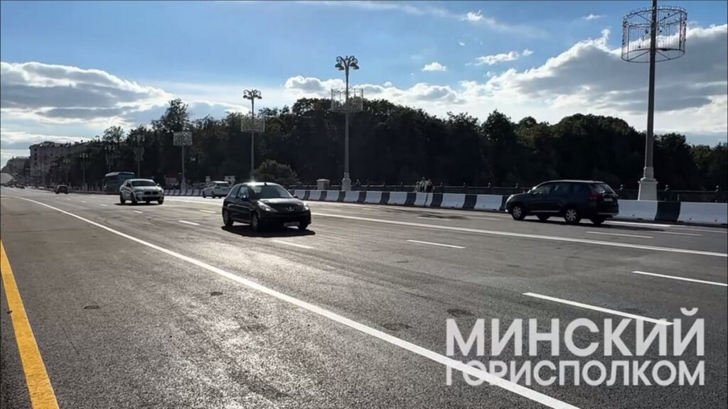 Движение по мосту через Свислочь в Минске открыто