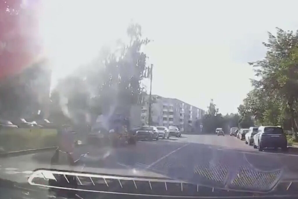 В агрогородке Гатово автомобиль сбил 8-летнего ребенка на пешеходном переходе