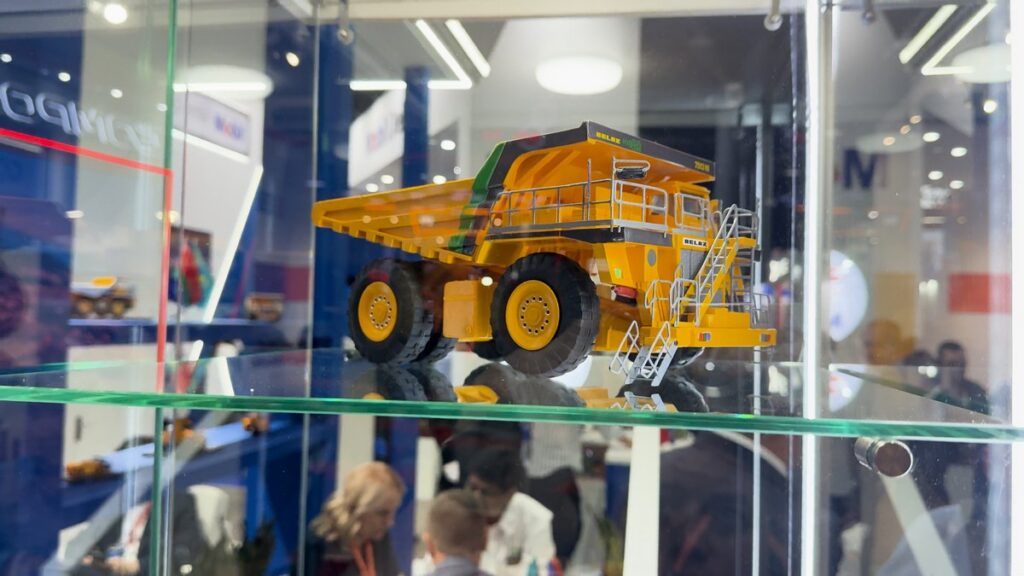 БЕЛАЗ и белорусские технологии представили на крупной горной выставке в Алматы