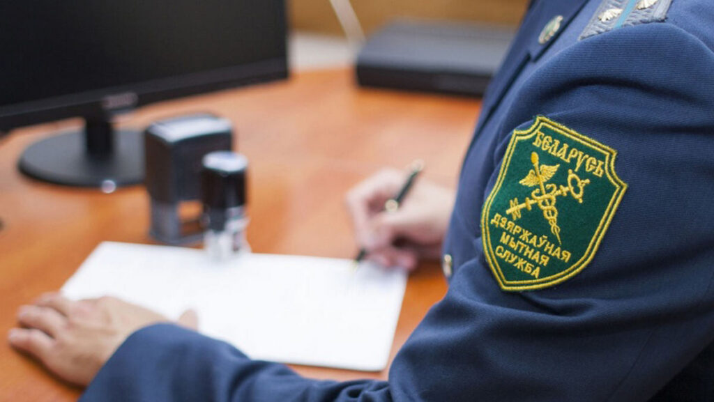 Кушнаренко назвал таможенную службу щитом экономических интересов государства