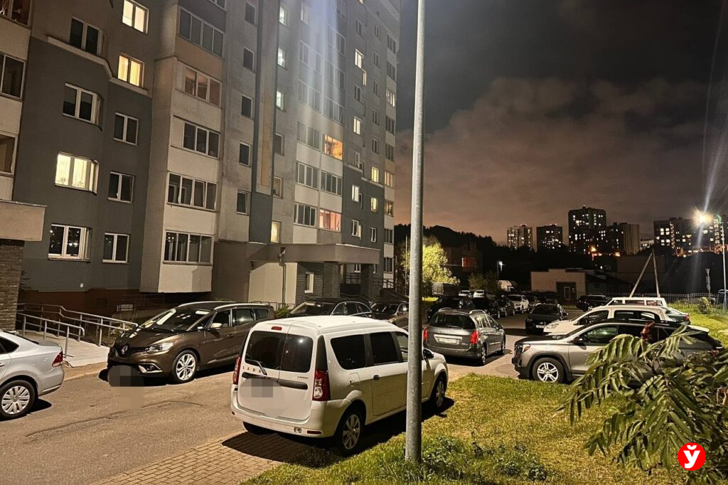 Где в Минском районе приходится бороться за место во дворе