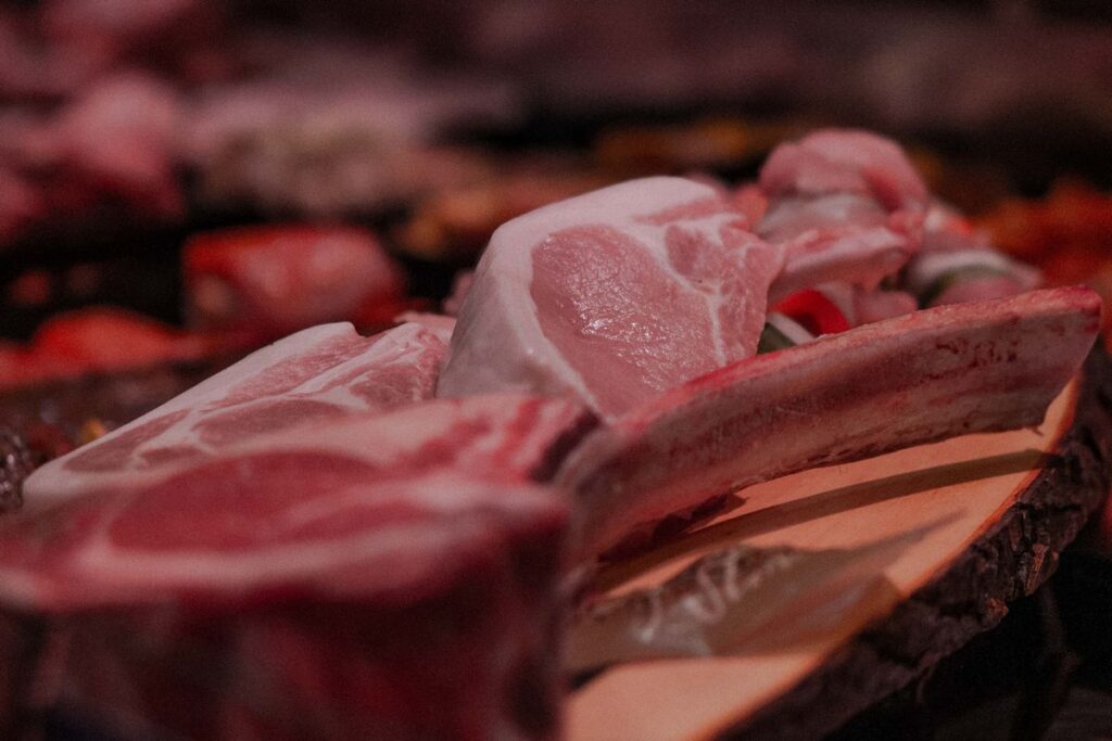 КГК приостановил работу цеха под Минском – мясо лежало в холодильнике без электричества