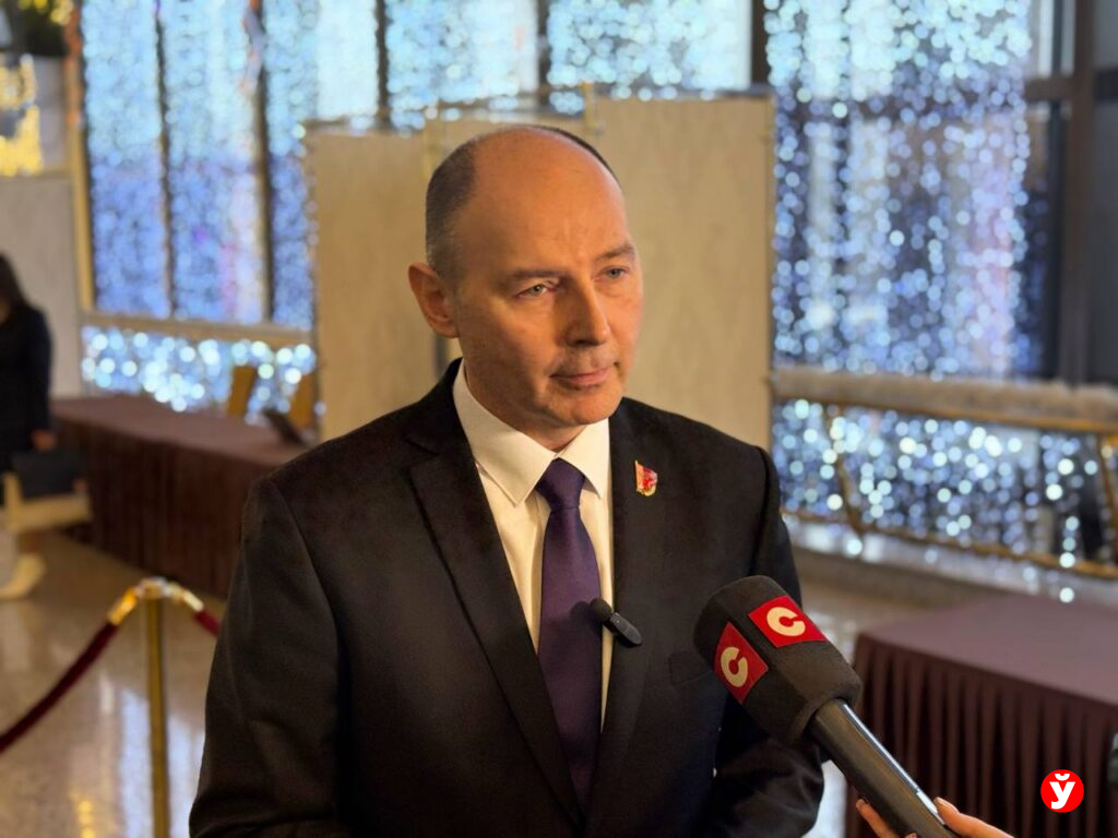 Алексей Кушнаренко поздравил жителей Минщины с Днём народного единства