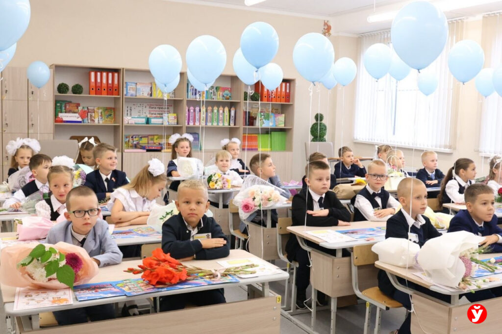 Школьники, пользующиеся нейросетями получают более высокие оценки, но хуже сдают экзамены