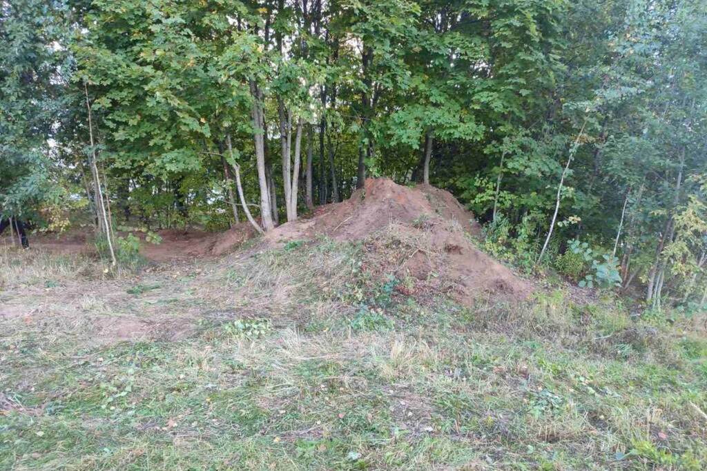 В Прилуках Минского района закопали бункер