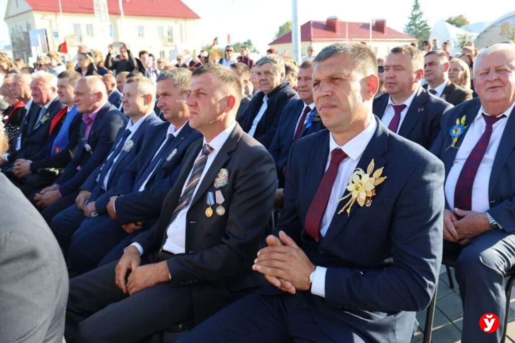 Они вырастили, собрали и сберегли урожай – Кушнаренко наградил лучших хлеборобов Минщины