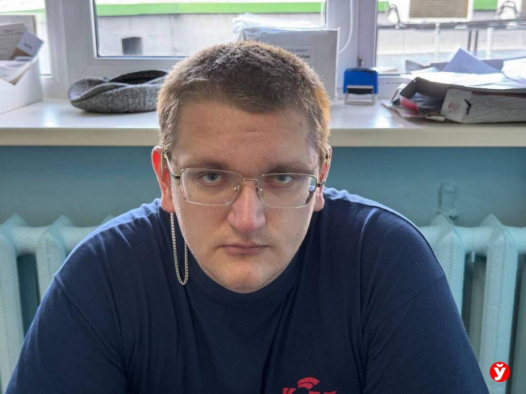 врач