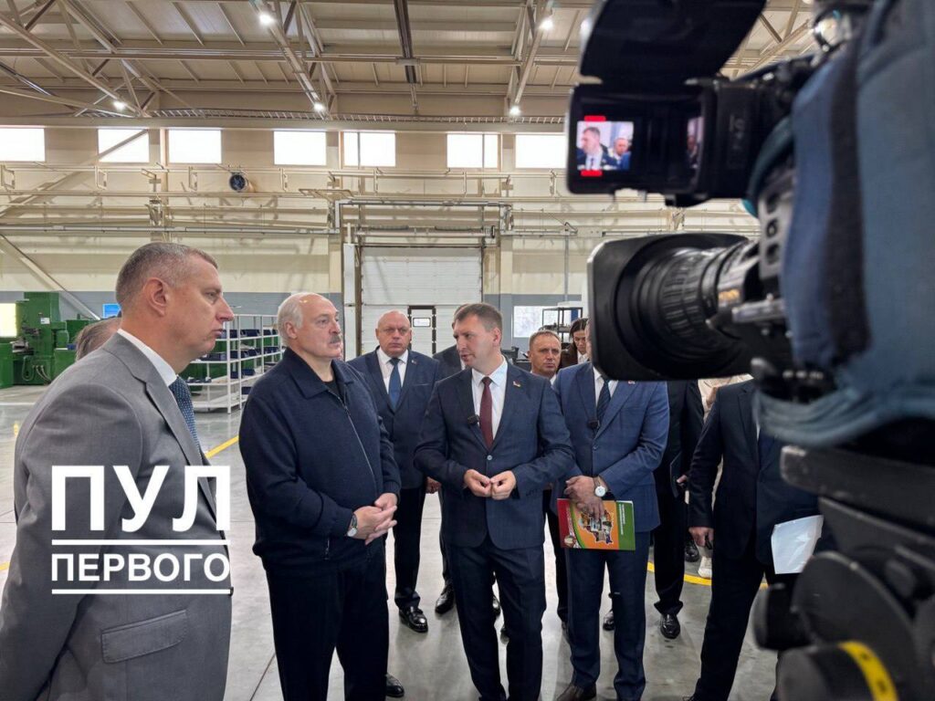 Повышать качество и быстрее занимать экспортные ниши – Лукашенко поставил задачи «АМКОДОРу»
