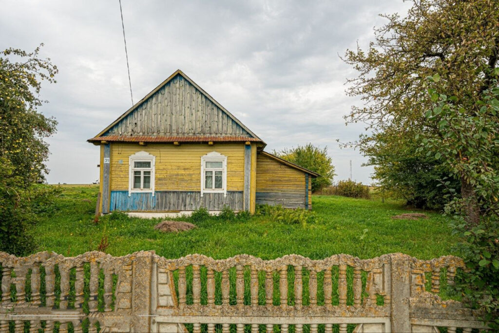 Дом за 24 500 рублей в 15 километрах от Несвижского замка. Плюсы и минусы объекта в Юшевичах