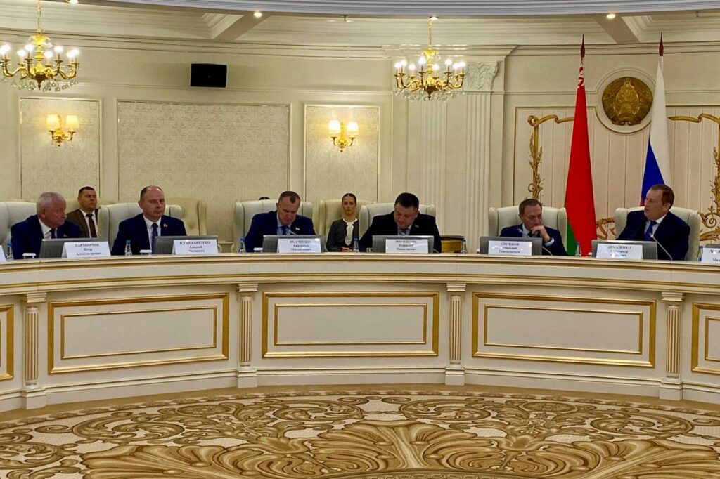 Минщина и Ленобласть подписали соглашение: товарооборот вырос на 16%, спрос на молочку – в разы