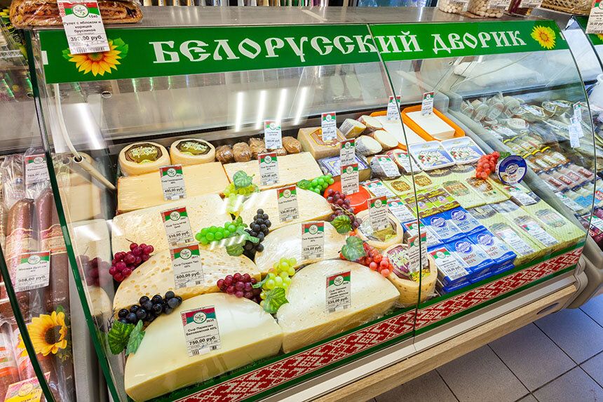 От шоколада до сгущенки – сколько стоят белорусские продукты в Санкт-Петербурге