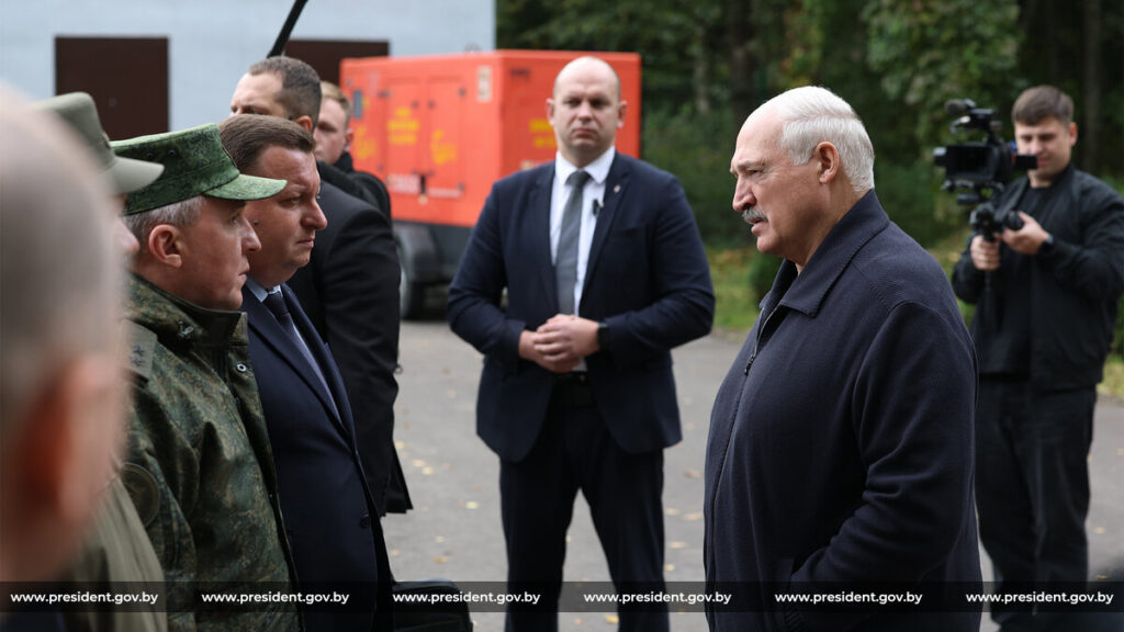 Лукашенко поручил ученым создать эффективные средства против беспилотников