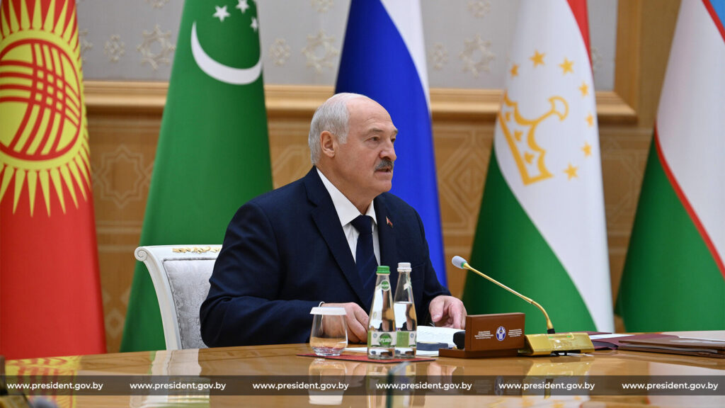 Азарёнок рассказал, зачем Лукашенко поехал в Туркменистан и что ждёт СНГ