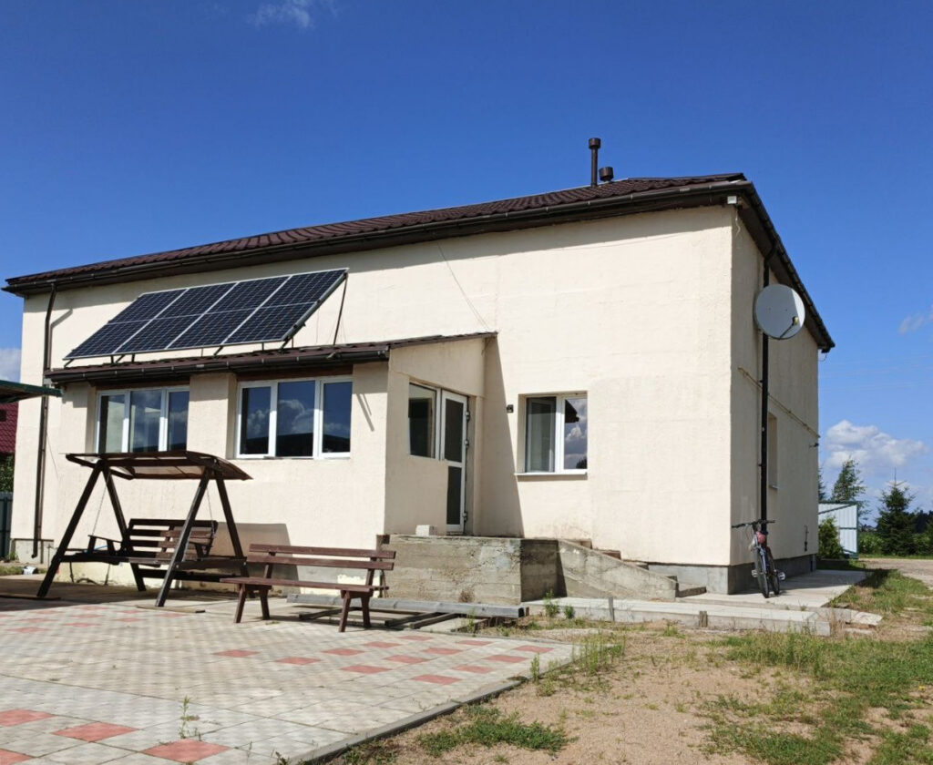 Коттедж с газовым отоплением и участком 25 соток продают в 26 км от Минска