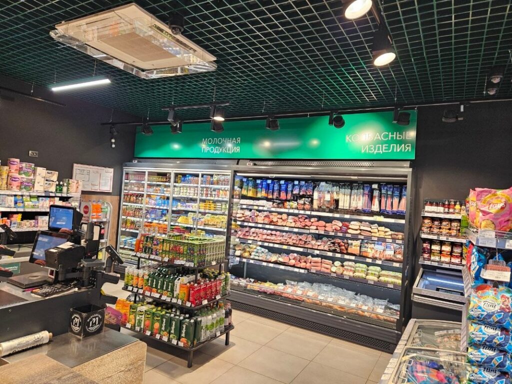 «Чевапчичи по-турецки» не продают? Проверили фирменный магазин Молодечненского мясокомбината