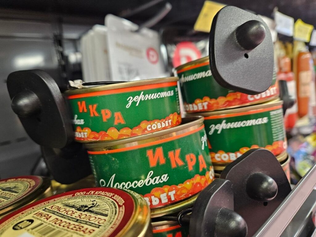 Красная икра почти по 400 рублей за килограмм – где в Молодечно выгоднее ее покупать