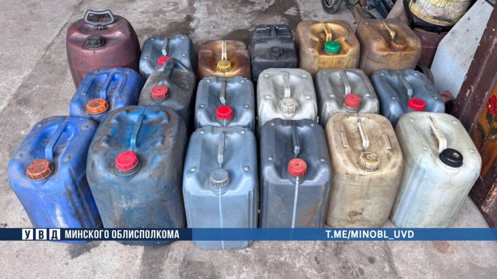 В Смолевичах водитель похитил 380 литров дизельного топлива из служебного грузовика