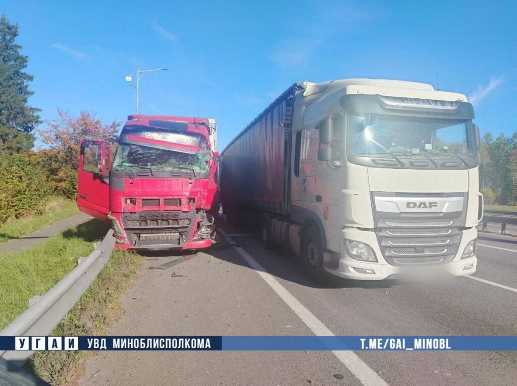 На трассе М-1 в Столбцовском районе затруднено движение из-за ДТП