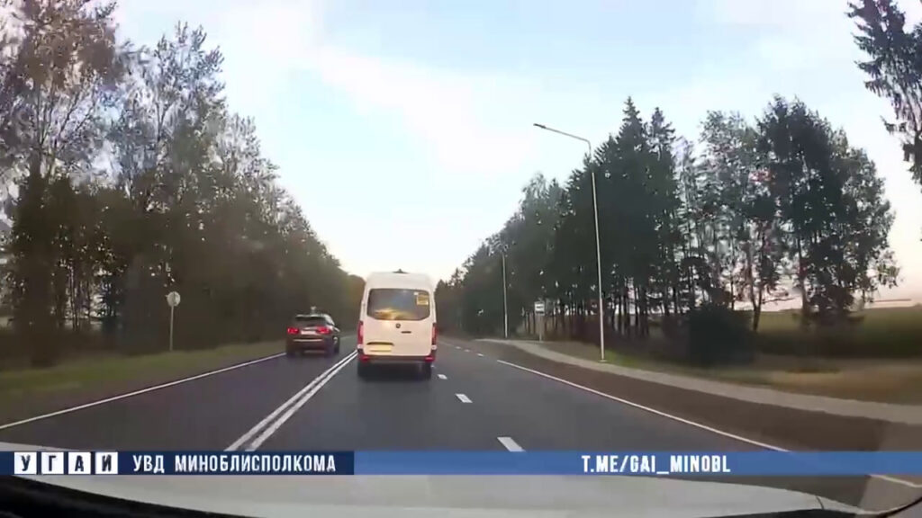В Хатежино водитель Jeep выехал на встречную полосу – его лишили прав на 4 месяца
